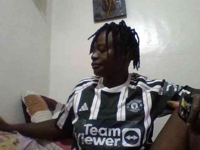 Yourdreamgirl webcam