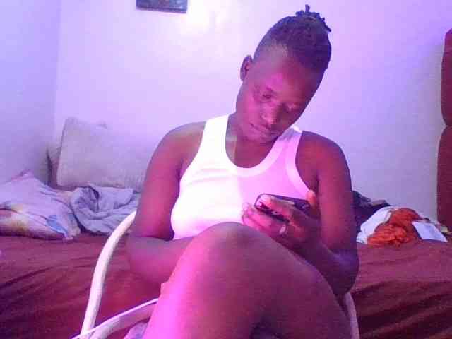 Yourdreamgirl webcam