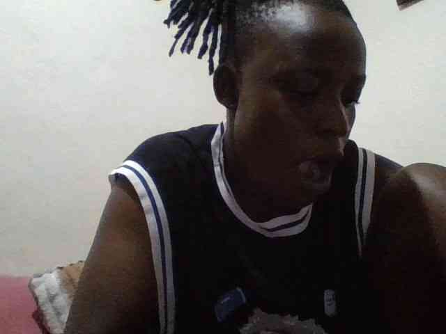 Yourdreamgirl webcam