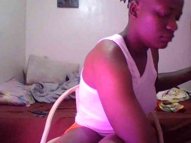 Yourdreamgirl webcam