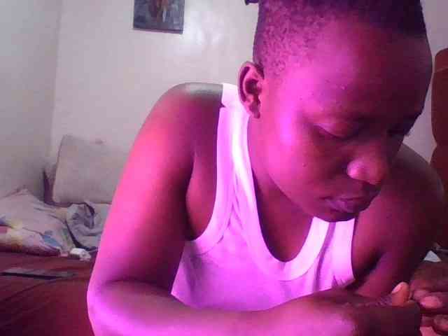 Yourdreamgirl webcam