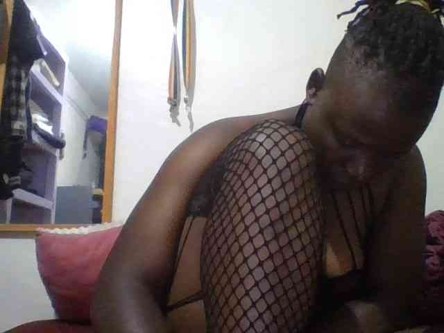 Yourdreamgirl webcam