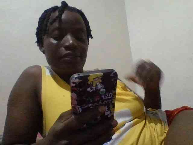 Yourdreamgirl webcam