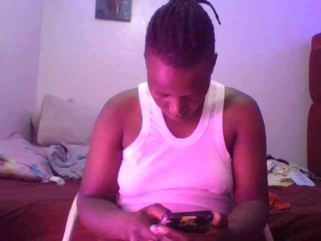 Yourdreamgirl webcam