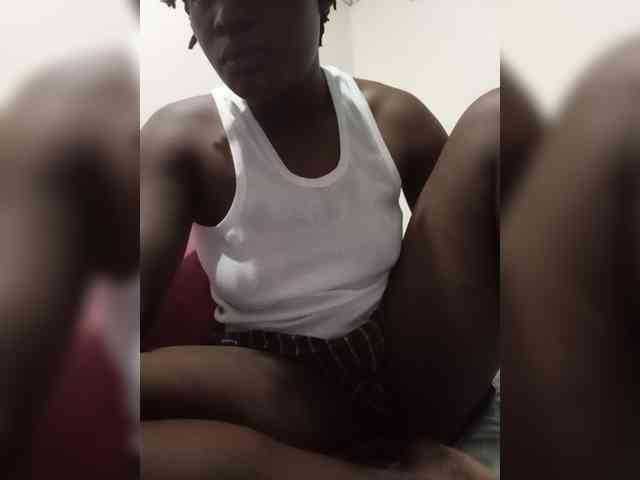 Yourdreamgirl webcam