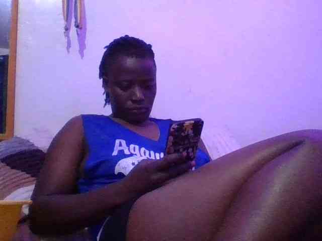 Yourdreamgirl webcam