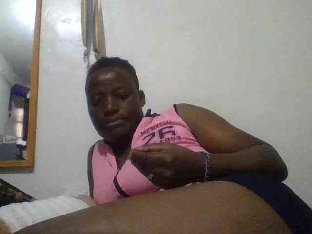 Yourdreamgirl webcam