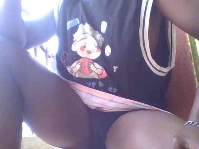 Yourdreamgirl webcam