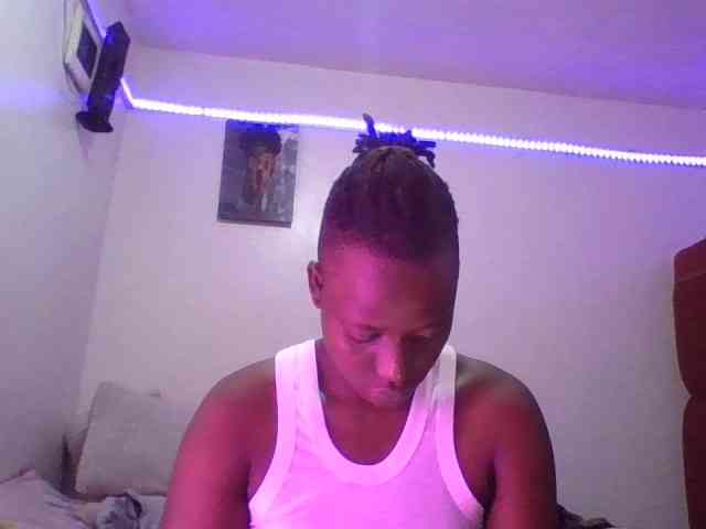 Yourdreamgirl webcam