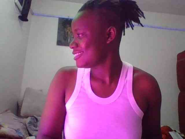 Yourdreamgirl webcam