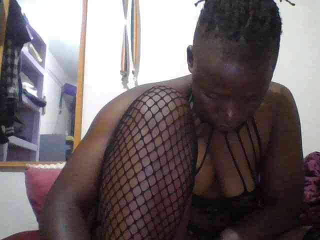 Yourdreamgirl webcam