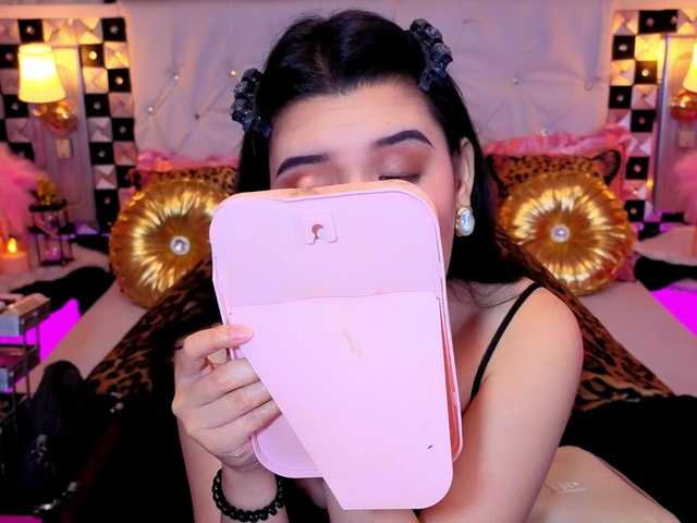 PhoebePresley, 19 y/o - Live Cam on BongaCams