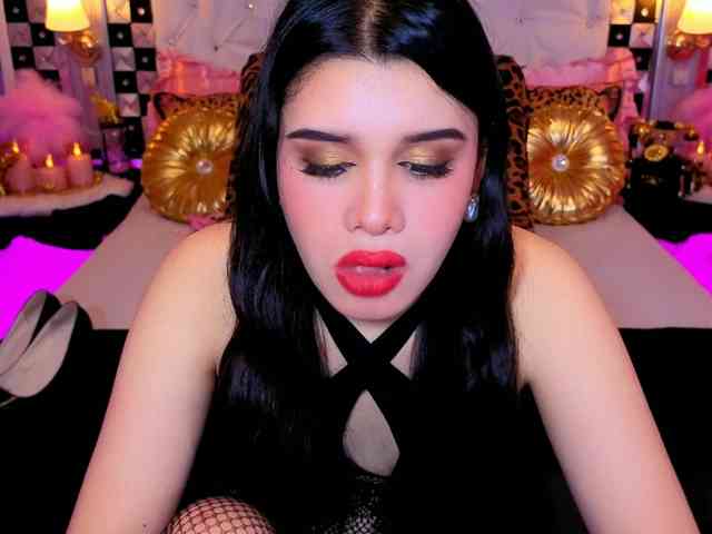 PhoebePresley Live Webcam on BongaCams