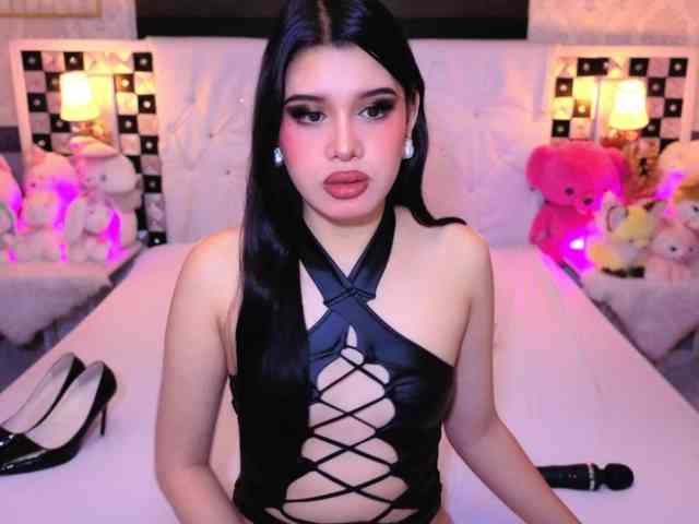 PhoebePresley Live Webcam on BongaCams