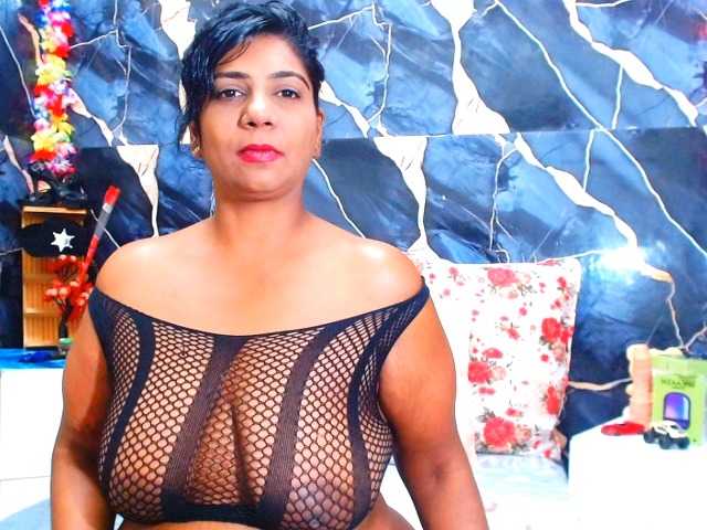 indianerotica69 live cam on BongaCams