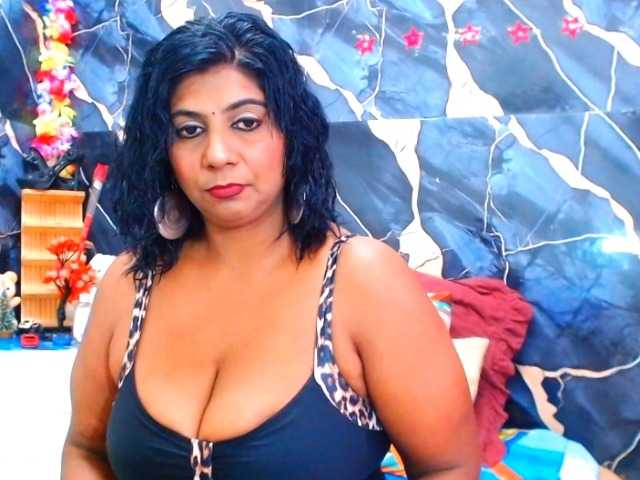indianerotica69 live cam on BongaCams