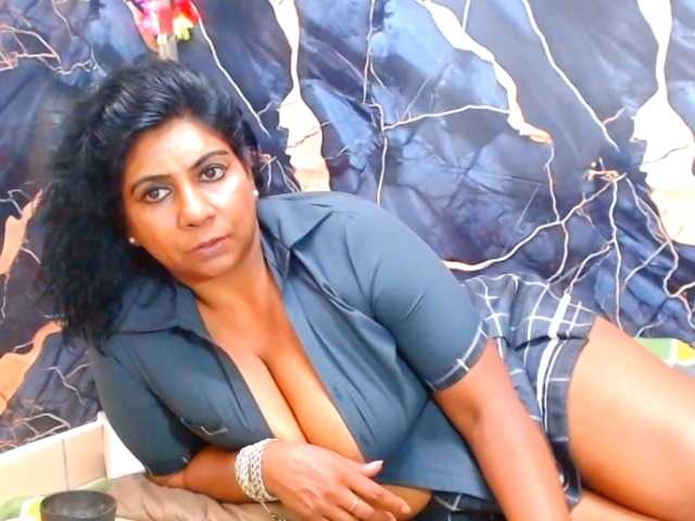 indianerotica69 live cam on BongaCams