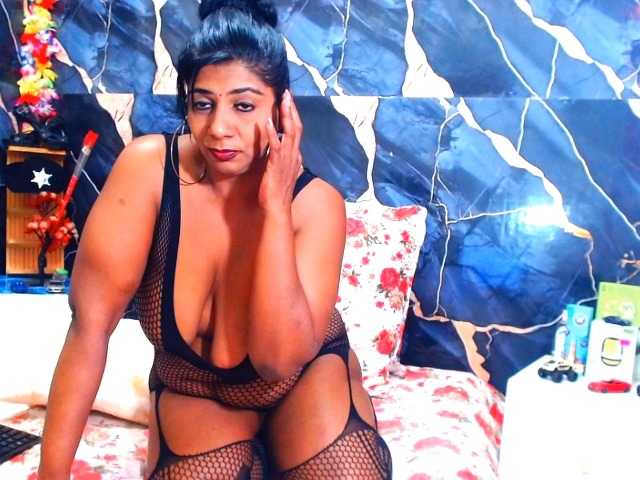 indianerotica69 live cam on BongaCams