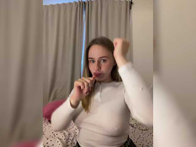 elegantbabe, en directo ahora en BongaCams