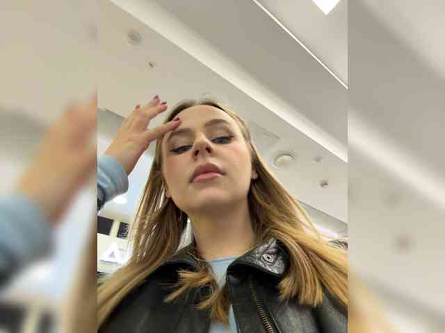 elegantbabe live female cam on bongacams