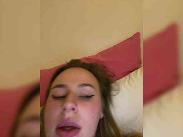 elegantbabe live female cam on bongacams