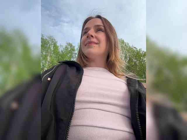 Acest model este live acum. elegantbabe
