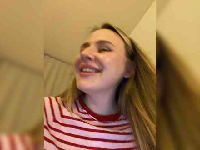 elegantbabe live female cam on bongacams