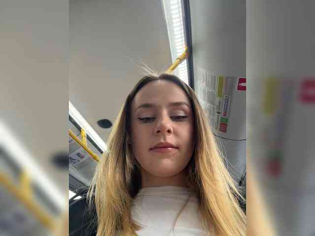 Acest model este live acum. elegantbabe