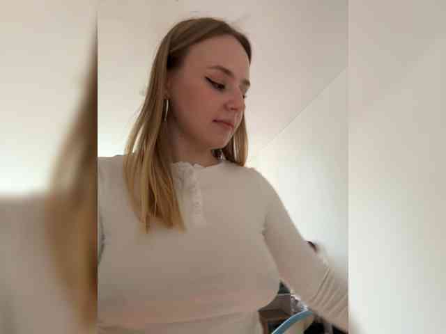 -Angel-Ali- webcam