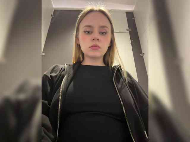 -angel-ali-'s cam show statistics and live stream