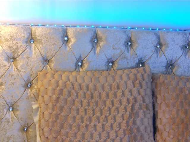 Izabelle02 live cam on BongaCams
