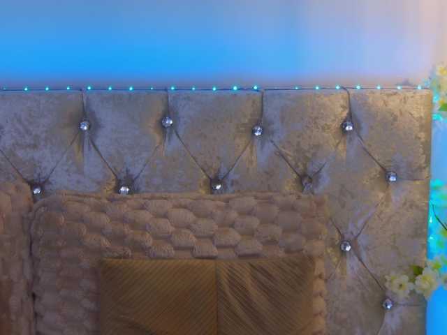 Izabelle02 live cam on BongaCams