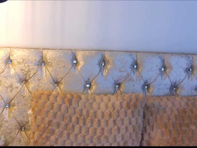 Izabelle02 live cam on BongaCams