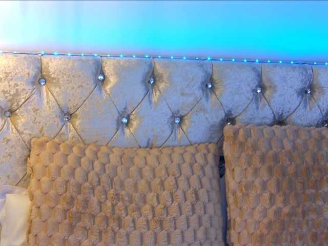 Izabelle02 live cam on BongaCams