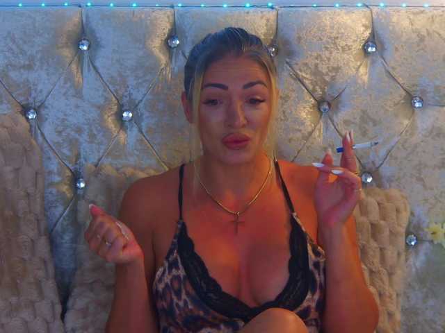 Izabelle02