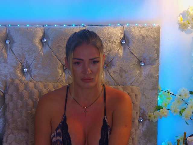 Izabelle02