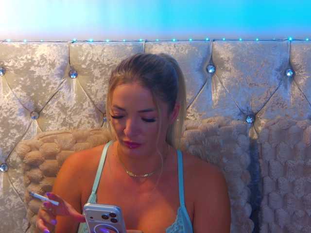 Izabelle02