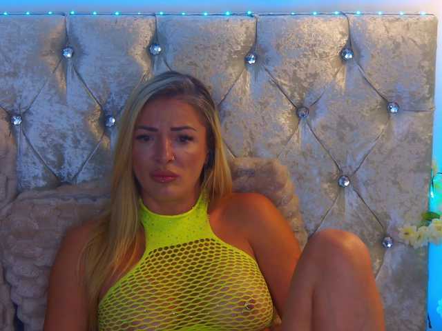 Izabelle02