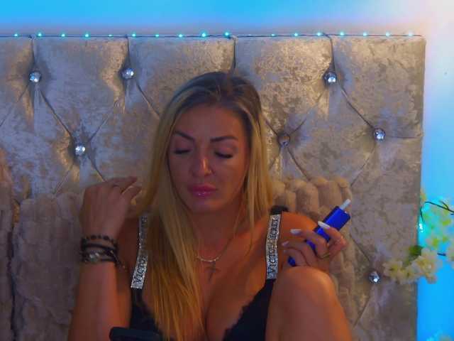 Izabelle02