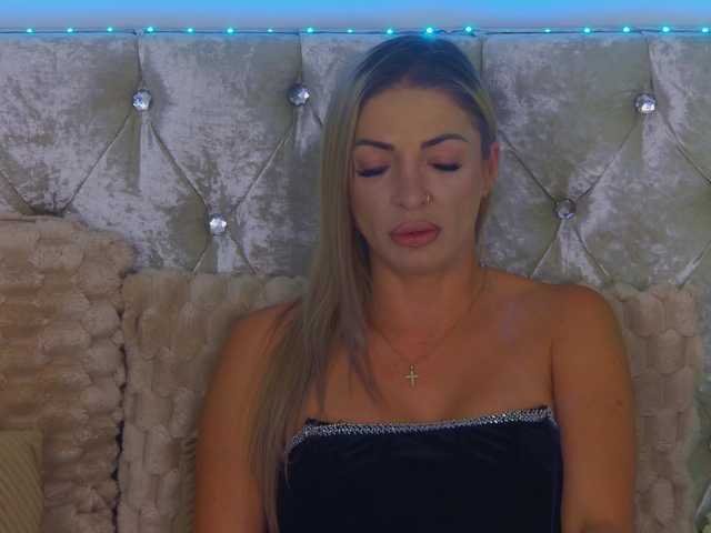 Izabelle02
