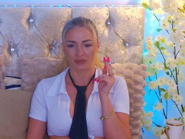Izabelle02