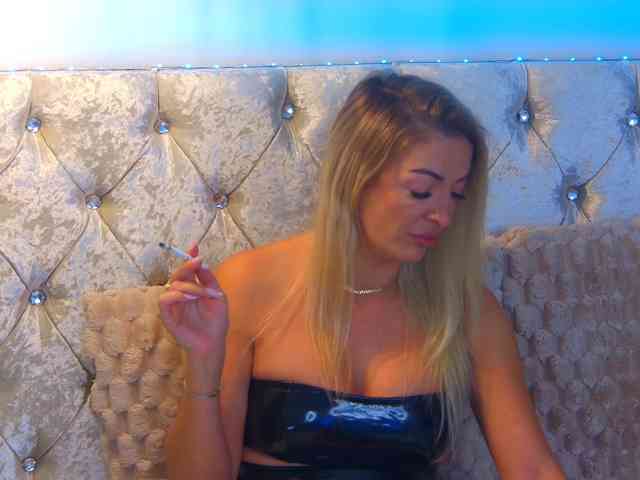 Izabelle02