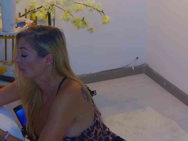 Izabelle02