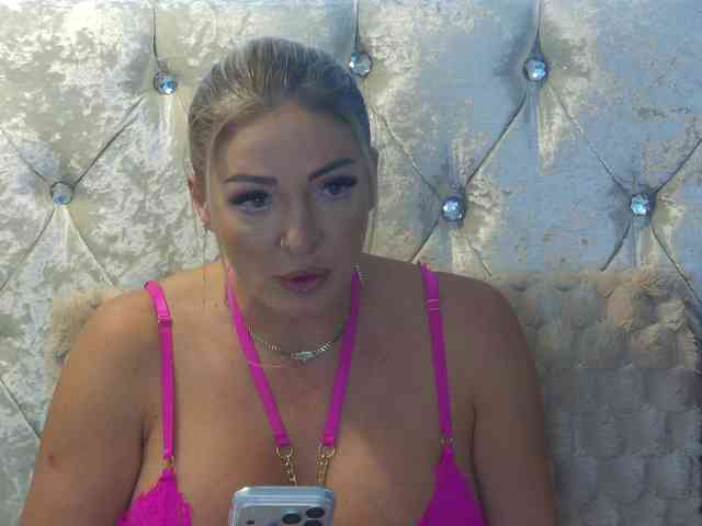 Izabelle02