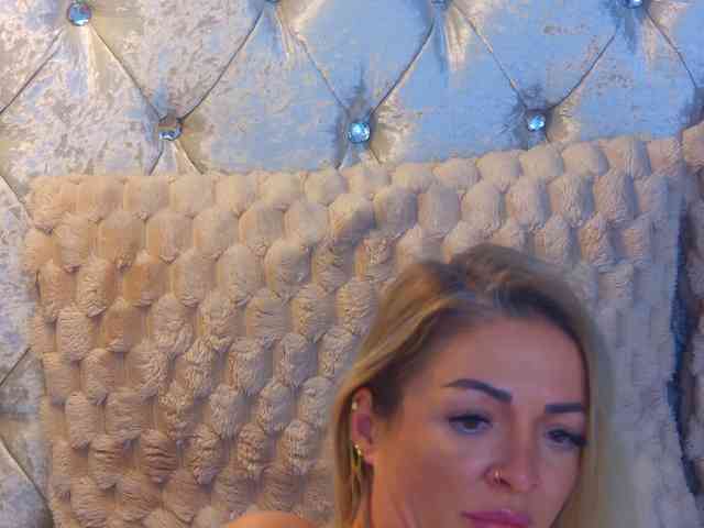 Izabelle02