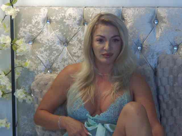 Izabelle02
