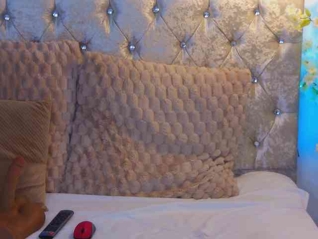 adult random cam Izabelle02