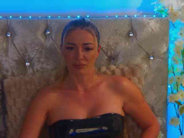 Izabelle02