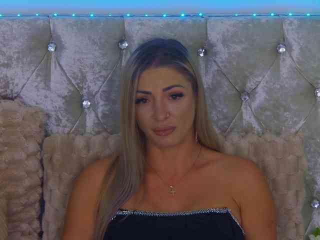 Izabelle02 Izabelle02