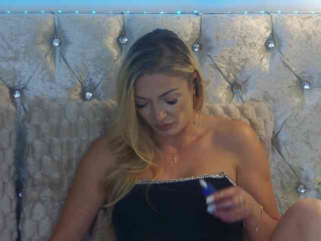Izabelle02